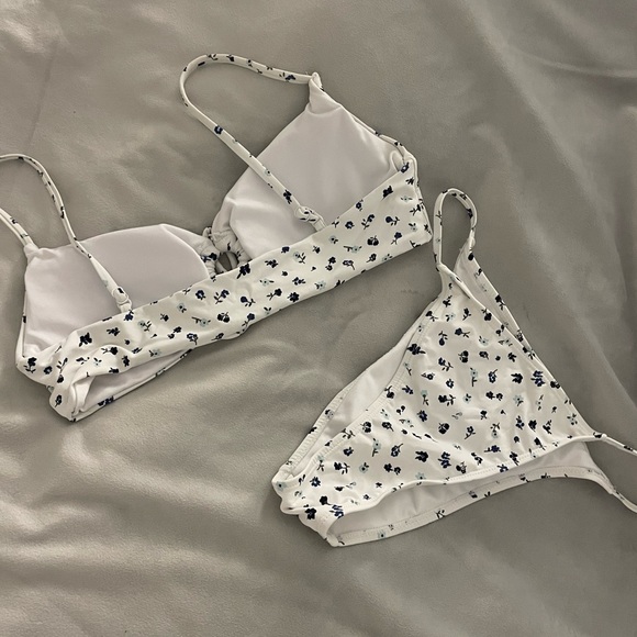 bathing suit from Simons - Picture 2 of 3